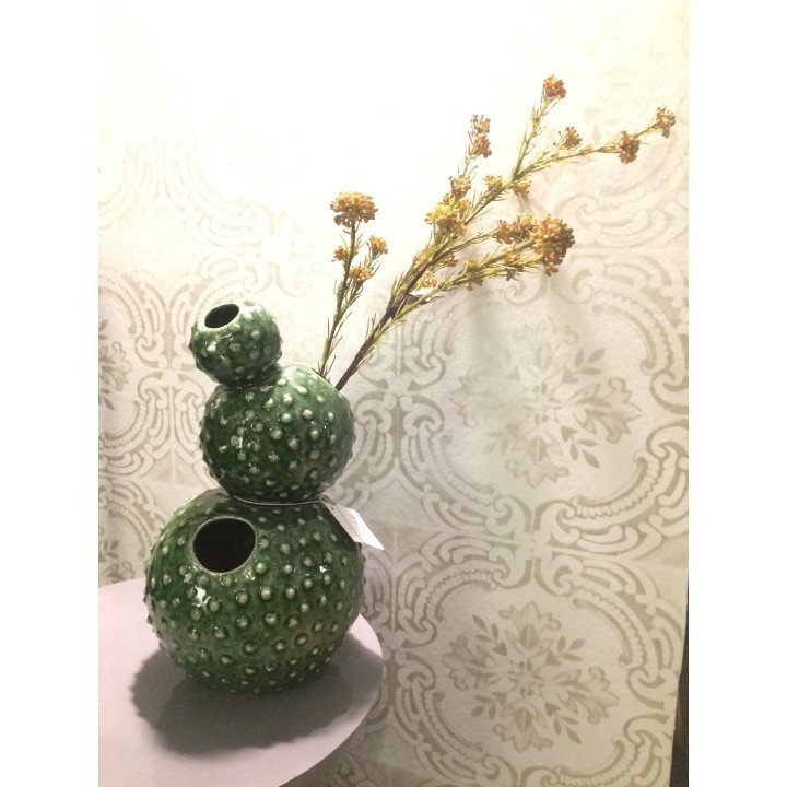 Jarrón con forma de cactus verde