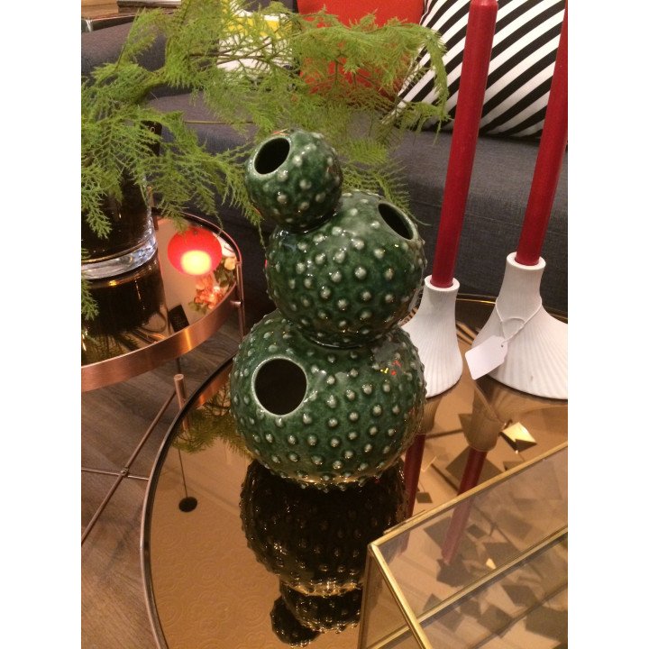 Jarrón con forma de cactus verde